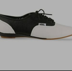 Women's Oxford Vans Size 9.5